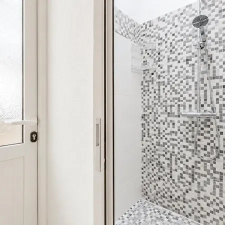 Window Center Apartment Berat